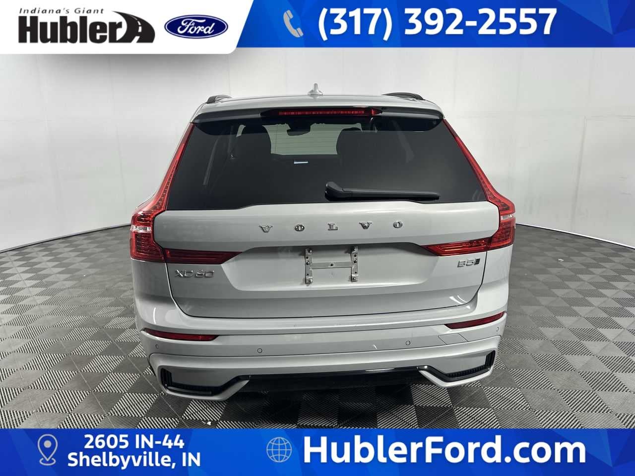 2024 Volvo XC60 Plus Dark Theme